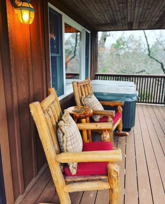 Eagle Crest Cabin, White River View With Hottub ยูเรกาสปริงส์ ภายนอก รูปภาพ