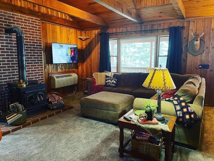 Eagle Crest Cabin, White River View With Hottub ยูเรกาสปริงส์ ภายนอก รูปภาพ