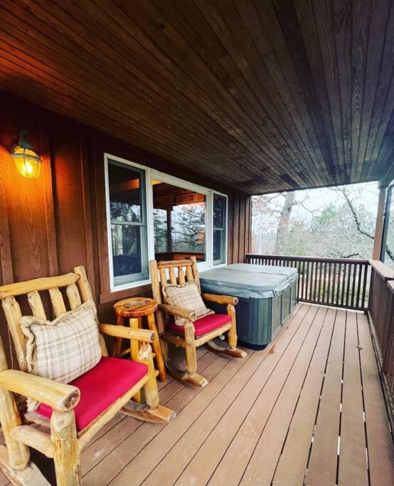 Eagle Crest Cabin, White River View With Hottub ยูเรกาสปริงส์ ภายนอก รูปภาพ